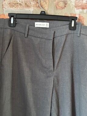 Abercrombie & Fitch Low Rise Tailored Straight Leg Pants